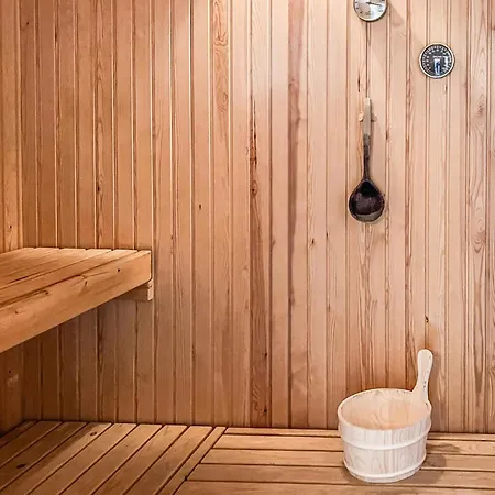 Prázdninový dům Amazing In With Sauna *